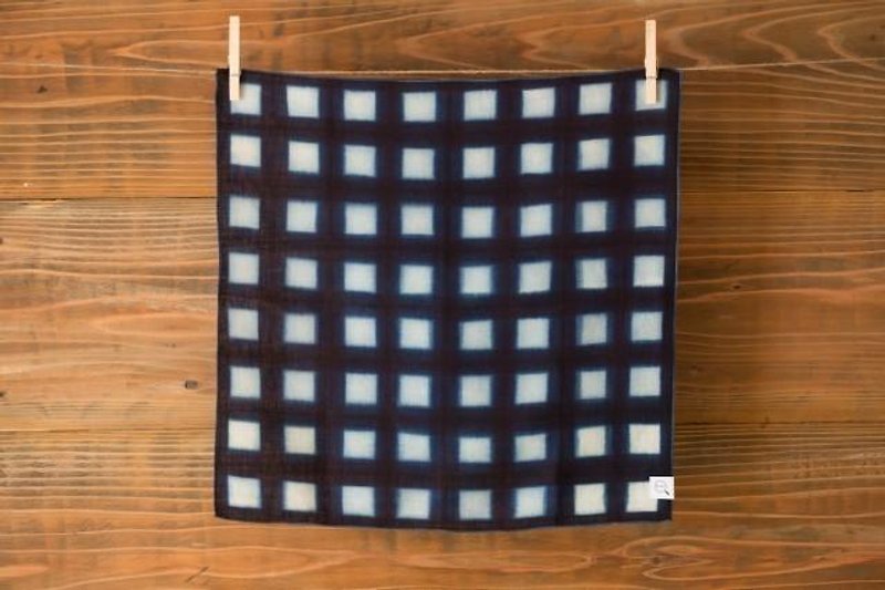 The indigo tie-dye Organic linen handkerchief (Itajime squares) - อื่นๆ - ผ้าฝ้าย/ผ้าลินิน สีน้ำเงิน