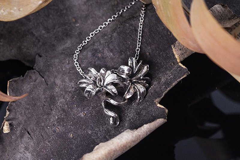 [Half Muguang] Taiwan Wild Lily Bouquet Necklace - Necklaces - Sterling Silver Silver