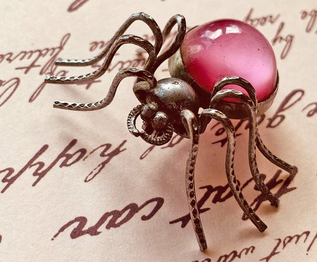 Hand elegant early English silver spider brooch grape purple