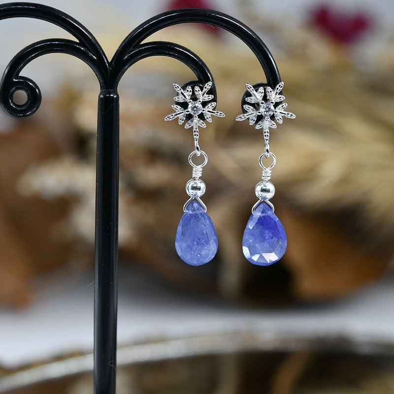 Stone and snowflake pierced Clip-On December birthstone - ต่างหู - เครื่องเพชรพลอย สีน้ำเงิน