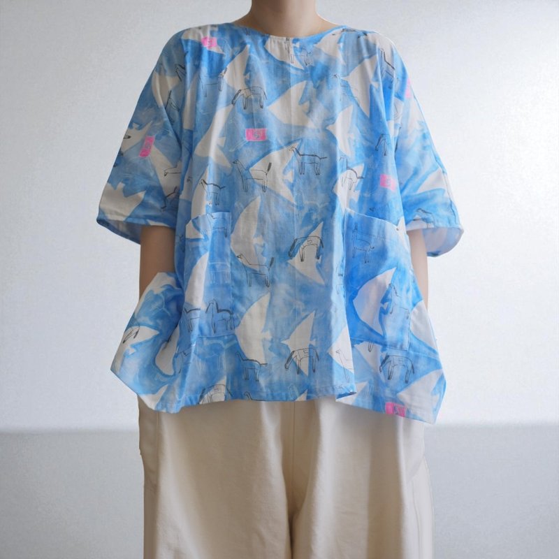 青空飛鳥超寬版四方衣 - 女 T 恤 - 棉．麻 藍色