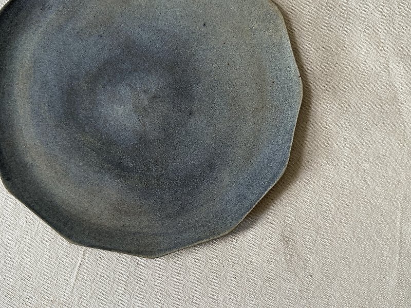 12 面の 7 インチ大皿 - 皿・プレート - 陶器 