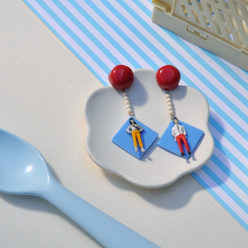 紅藍酷酷小人耳環/ 壓克力耳環 - 耳環/耳夾/耳骨夾 - 壓克力 
