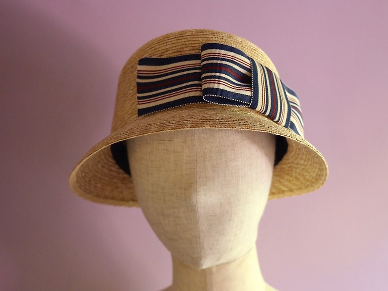 Short Brimmed Cloche Hat "Marie Stripe" - หมวก - วัสดุอื่นๆ สีน้ำเงิน