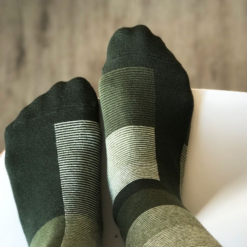 靴下オリーブトゥリー/ irregular / socks / stripes - 襪子 - 棉．麻 綠色