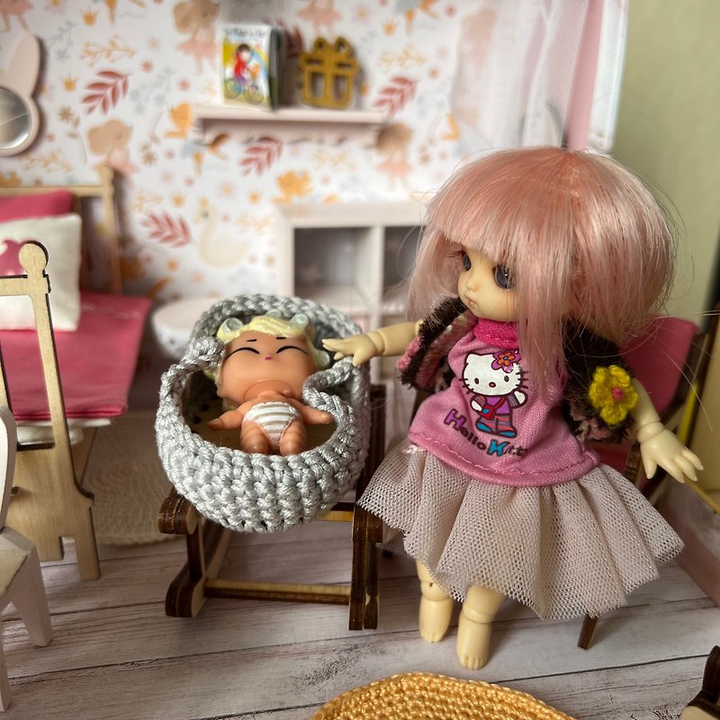 Doll cradle bedding Dollhouse miniature crib, tiny house bedroom 1:12 scale - 寶寶/兒童玩具/玩偶 - 木頭 灰色