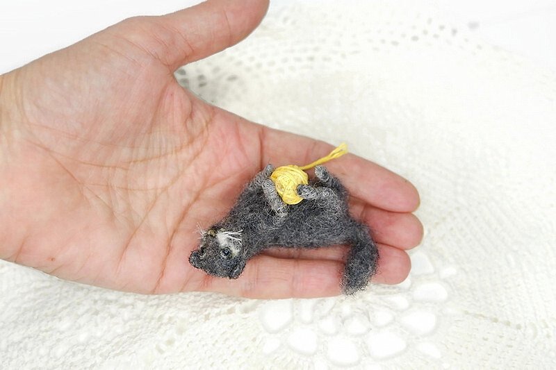 A little gray cat with a ball of thread for the dollhouse collector and cat love - Stuffed Dolls & Figurines - Wool Gray