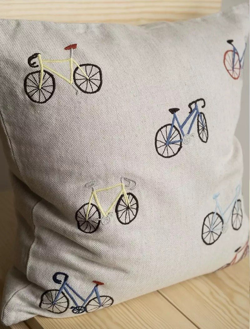 北歐設計師款 – 刺繡抱枕套 BICYCLES  腳踏車 - 枕頭/抱枕 - 棉．麻 卡其色