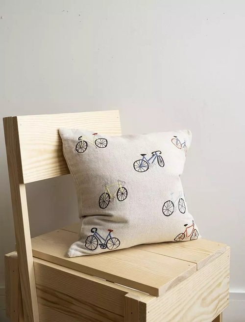 CROWN 刺繍入りクッション メッシュ枕 2個セット 北欧デザイナーモデル – 刺繍入り枕カバー BICYCLES 自転車