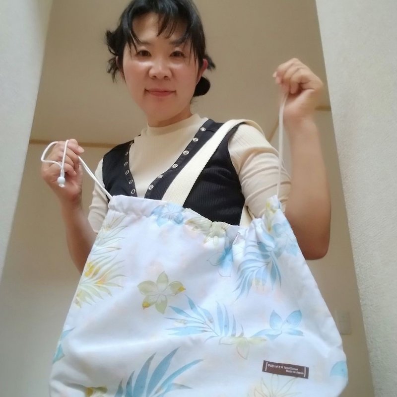 【Made in Japan・Handcrafted】Shoulder bag Drawstring Reusable Shopping Travel Blue - กระเป๋าแมสเซนเจอร์ - ผ้าฝ้าย/ผ้าลินิน สีน้ำเงิน