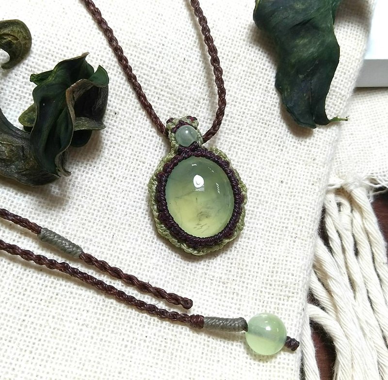 葡萄石編織墜--南美蠟線/天然石 - 項鍊 - 寶石 綠色
