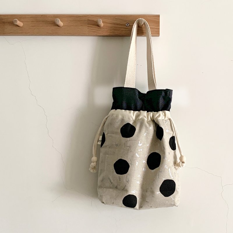 【River】Beam mouth portable dual-use bag (medium)/Japanese fabric/hot Silver dots/meter - กระเป๋าถือ - ผ้าฝ้าย/ผ้าลินิน สีกากี