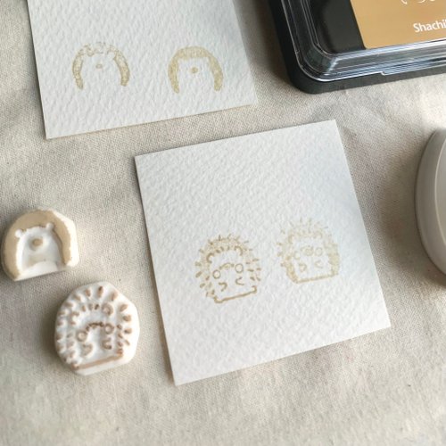 消しゴムはんこ 【ちょこんとハリネズミのはんこ】受注制作 - ショップ