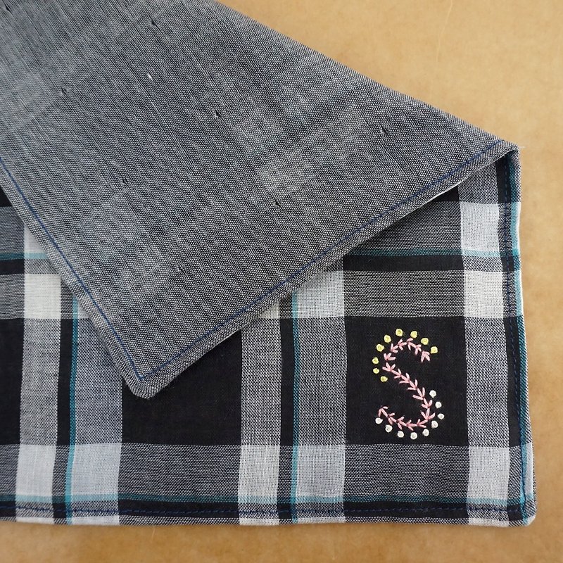 Hand embroidered quadruple gauze handkerchief "initial/S" - Handkerchiefs & Pocket Squares - Thread Black