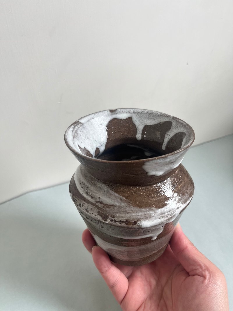 Vase - Black and White - 花瓶/花器 - 陶 黑色