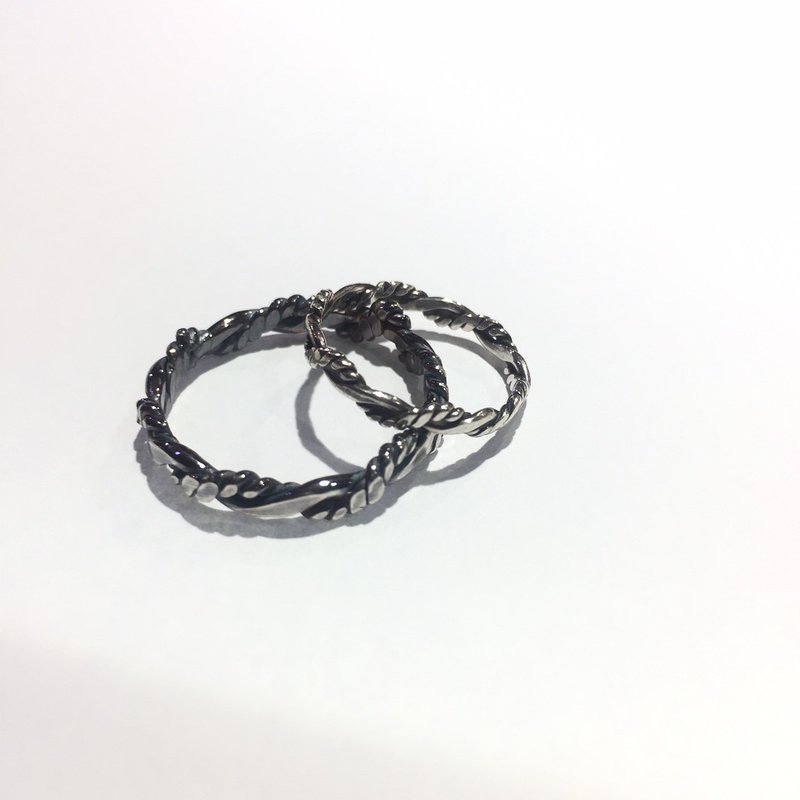 / To each other / Coarse winding twist ring - แหวนทั่วไป - เงินแท้ สีเงิน