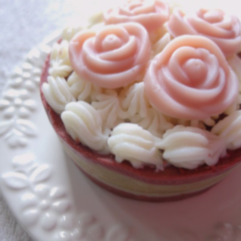 レインボーフォレストローズガーデンケーキ手作り石鹸ギフト - 石けん - 寄せ植え・花 レッド