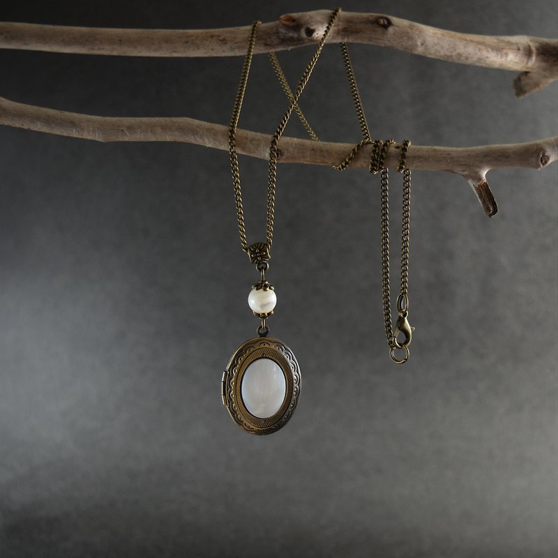 Pearl shell locket necklace White seashell medallion Bronze oval memory locket - Necklaces - Gemstone White
