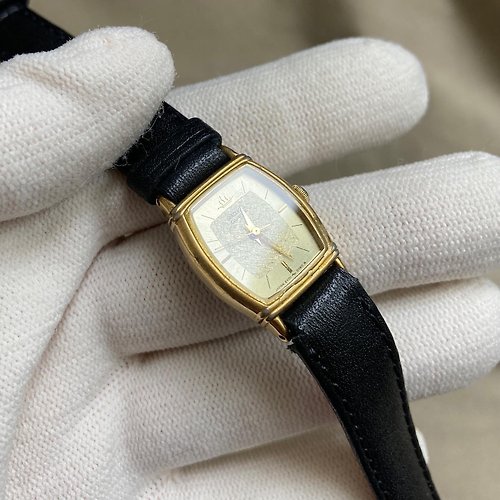 一J Studio ≡ vintage ≡ SEIKO 金色酒桶形錶殼 雙質地錶盤 古董錶