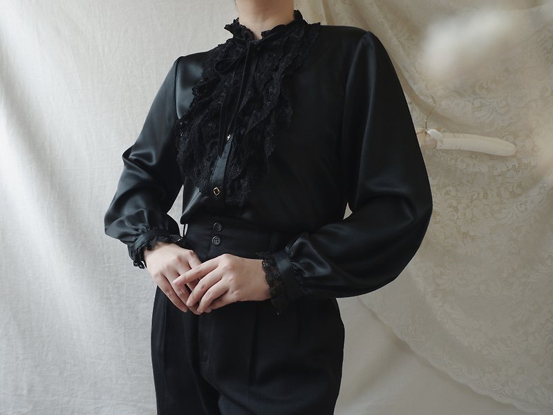 聚酯纖維 女上衣/長袖上衣 黑色 - Vintage Black Long Sleeve Blouse With Ruffled Lace Detail