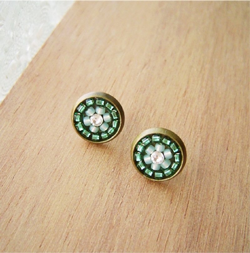 Deco tiles Earrings brilliant green majolica mosaic vintage beads - ต่างหู - แก้ว สีเขียว