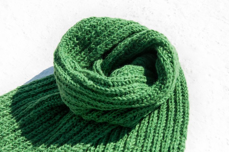 Hand-woven pure wool scarf / knitted scarf / crochet striped scarf / handmade knit scarf - green grassland - ผ้าพันคอถัก - ขนแกะ สีเขียว
