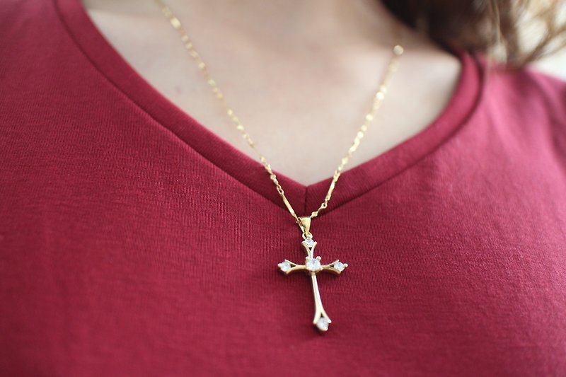 華麗恩典-十字架鋯石 黃銅項鍊 - 項鍊 - 銅/黃銅 金色