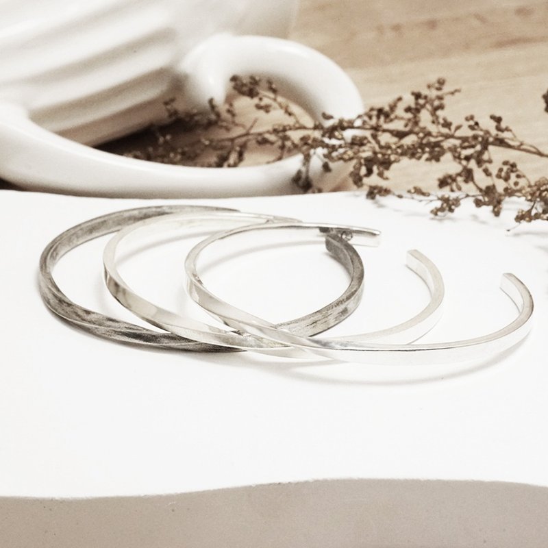 幾何学スクエアツイスト 質感ブレスレット 細身 925純銀ブレスレット - ブレスレット - スターリングシルバー シルバー