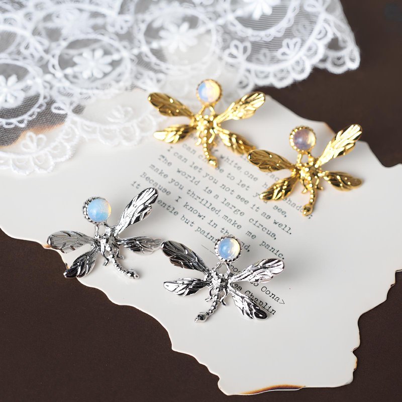 Bronze Dragonfly Asymmetric Earrings - ต่างหู - ทองแดงทองเหลือง สีใส