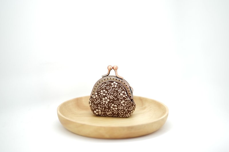 CaCa Crafts | Super Mini Mouth Gold Bag 【Flower・Brown】 - Coin Purses - Cotton & Hemp Brown