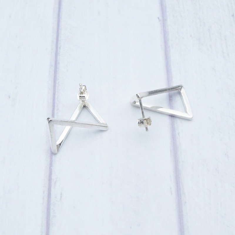 [Handmade custom silver jewelry] Geometric three-dimensional | 3D space handmade sterling silver earrings | - ต่างหู - เงินแท้ สีเงิน