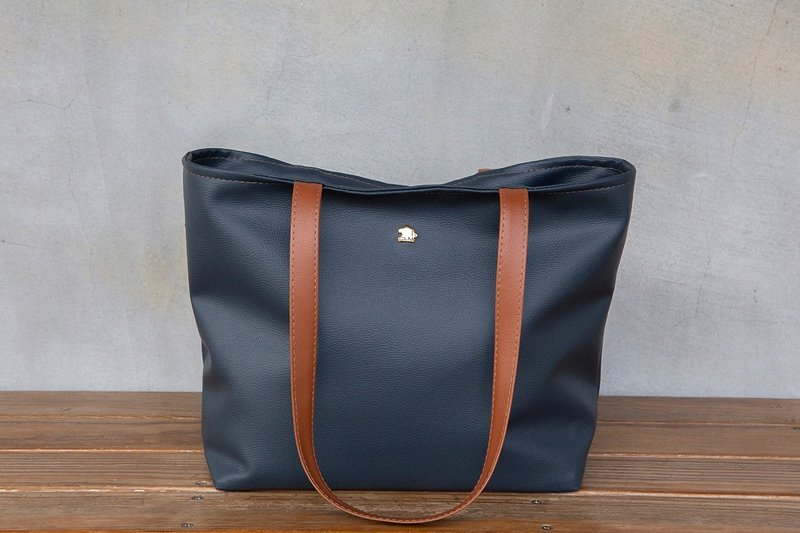 Taiwan Original - Vegan Leather/Minimalist Tote Bag - Night Blue Camel - กระเป๋าถือ - วัสดุกันนำ้ สีน้ำเงิน