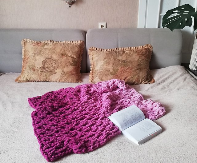Pastel blanket handknitted chenille bedspread japandi decor - Shop  weRparents Blankets & Throws - Pinkoi
