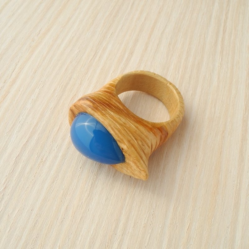 Wood ring with blue chalcedony - 戒指 - 木頭 多色