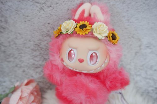 LABUBU BOOTS フィギュア ピンク LABUBU Boots Figurine - POP MART (United States)