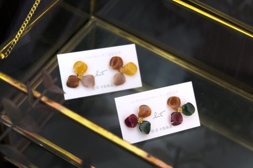 光點手感溫飾 Lit Handmade Accessorie 耳針x耳夾水晶花 三色花兒(聖誕冬色兩色) 光點飾品