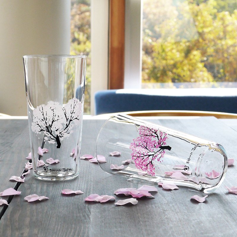 Cold feeling cherry blossom tumbler pair set A vessel to enjoy the season when the color changes depending on the temperature - Cups - Glass Pink
