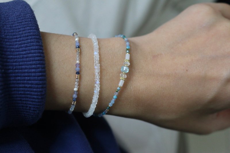 March Birthstone Bracelet Aquamarine Stone Natural Stone - Icefield - - สร้อยข้อมือ - เครื่องเพชรพลอย สีน้ำเงิน