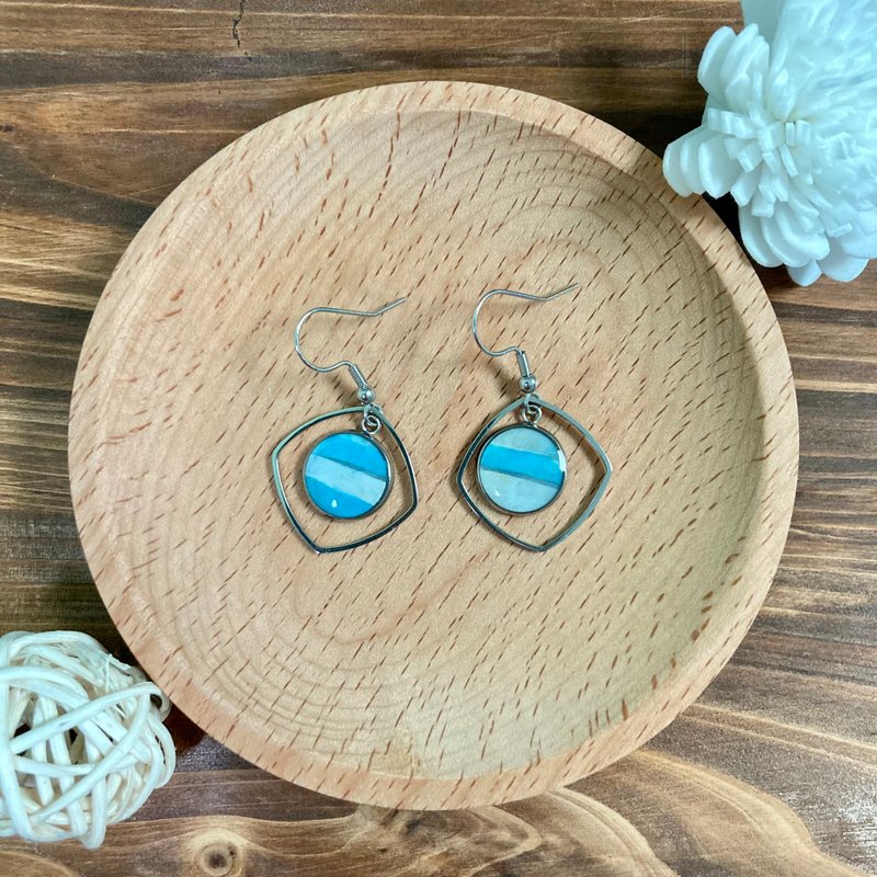 再生耳環-海藍白間 - 耳環/耳夾/耳骨夾 - 塑膠 