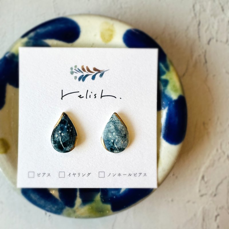 [Resale] Dancing Flowers, Kintsugi, Clip-On , Earrings, Non-pierced Earrings, Flower lover , Navy, Gold, Pottery, Gift, Present, Mother's Day - ต่างหู - ดินเผา สีน้ำเงิน