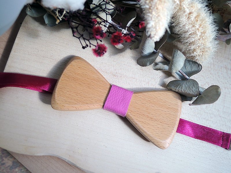 Wood Bow Tie-Beech Wood + Pink Lychee Pattern Leather (Groom/Wedding/Christmas/Valentine's Day) - เนคไท/ที่หนีบเนคไท - หนังแท้ สึชมพู