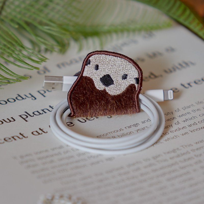Otter Earphone organizer/ Cable holder / 水獺電纜組織者 - 捲線器/電線收納 - 聚酯纖維 咖啡色