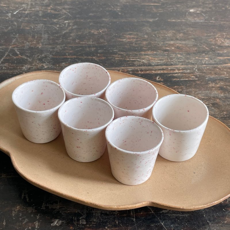 草莓奶昔小茶杯_六入 - 茶壺/茶杯/茶具 - 瓷 白色