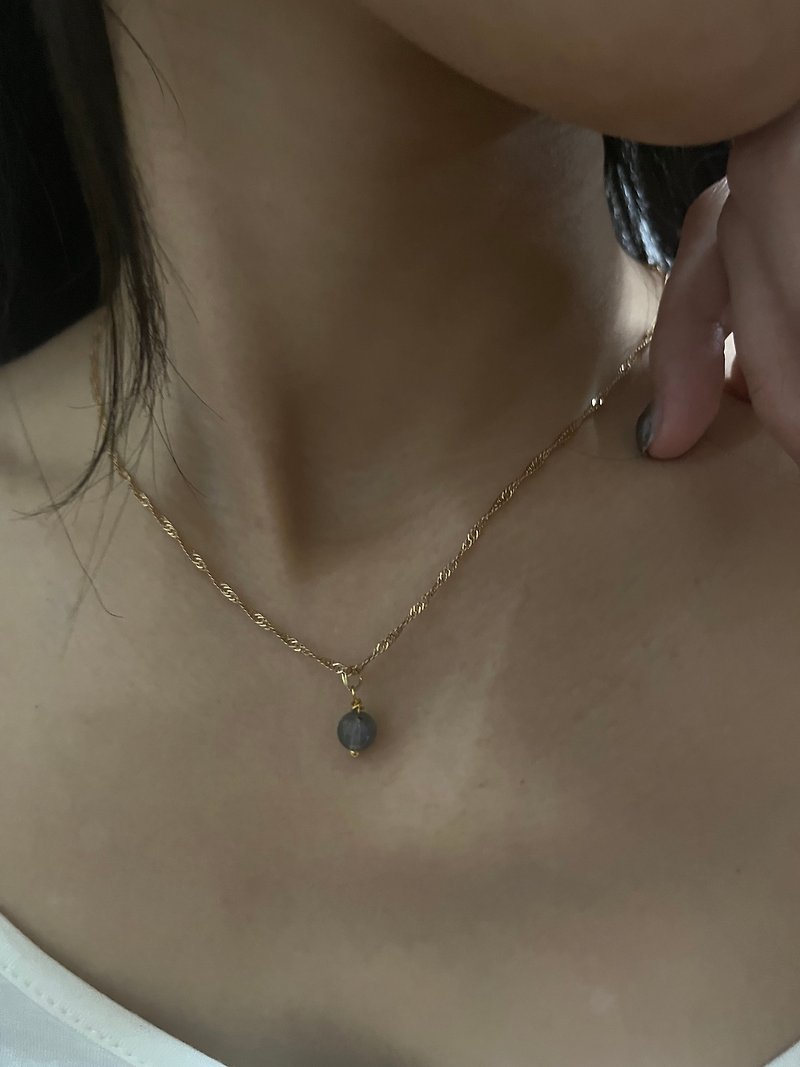 Moonstone necklace plated 14k wave chain - สร้อยคอ - โลหะ ขาว