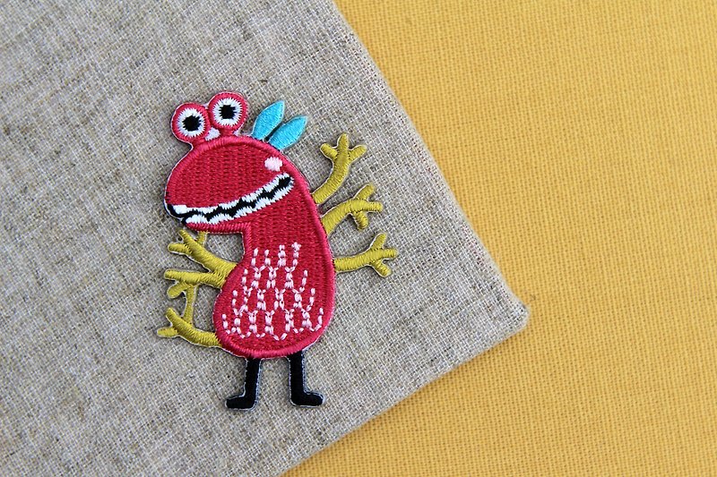 Explosive Six-Handed Monster Self-adhesive Embroidered Cloth Sticker-Monster Planet Wings World Series - Knitting, Embroidery, Felted Wool & Sewing - Thread Red