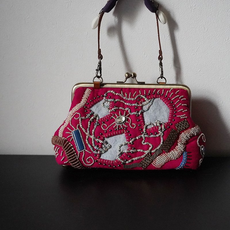Embroidered bag with beads and yarn, pink  hand bag, sparkle bag, vienna #1 - กระเป๋าถือ - ผ้าฝ้าย/ผ้าลินิน สึชมพู