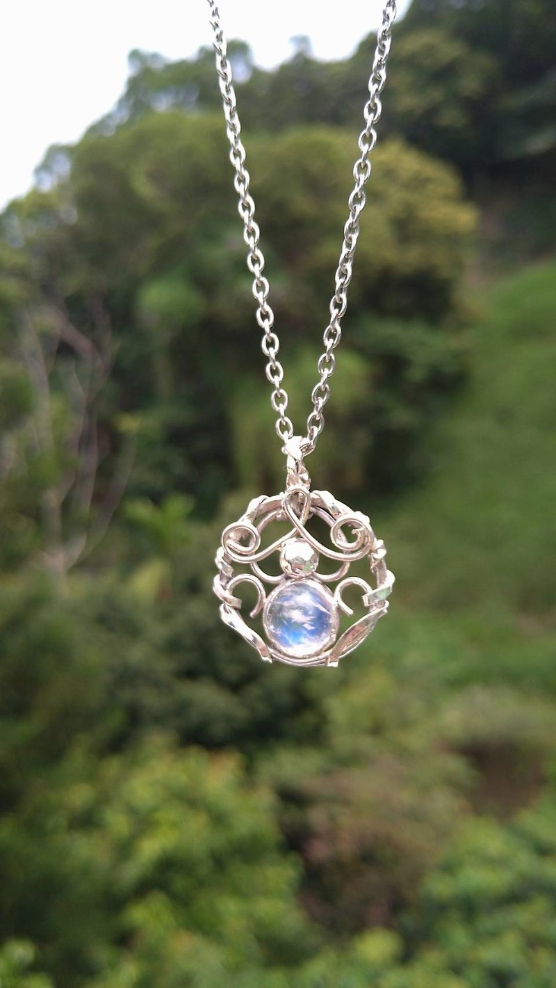 moonstone sterling silver pendant - สร้อยคอ - เงิน 