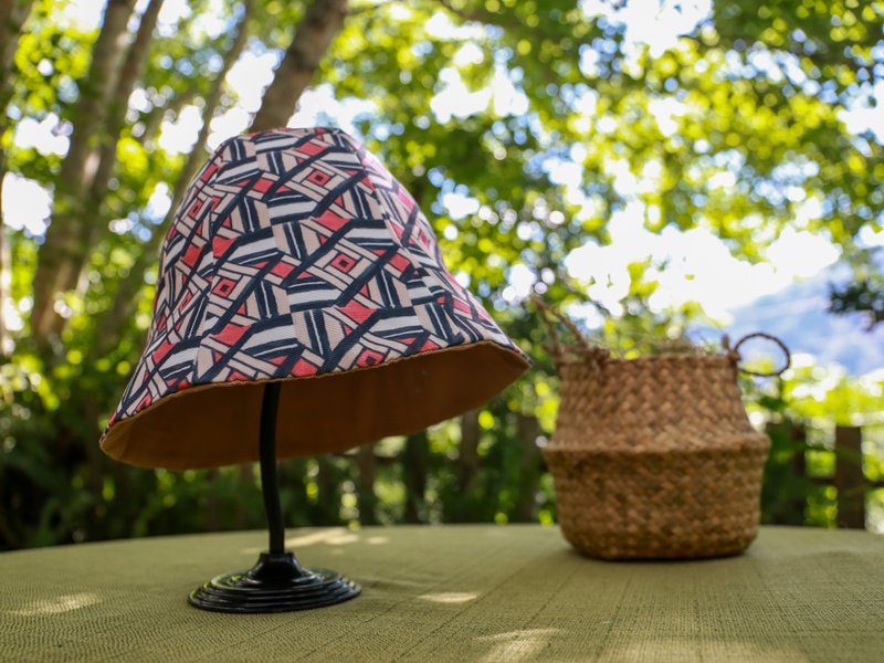 Sunshade Bucket Hat/Reversible Printed Hat/Hiking Hat/Utux dowriq - หมวก - ผ้าฝ้าย/ผ้าลินิน สีแดง