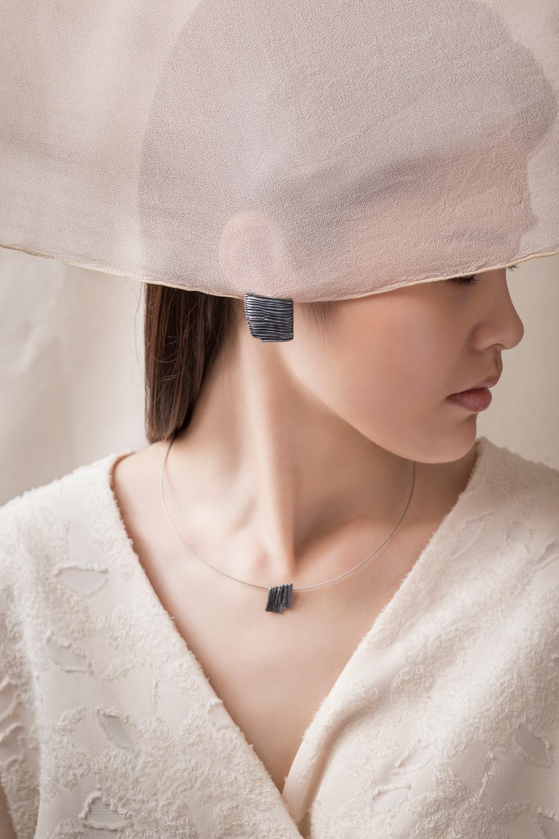 Calligraphy 墨摺 藏拙項鍊 Oxidized Silver Necklace - 手鍊/手環 - 純銀 黑色