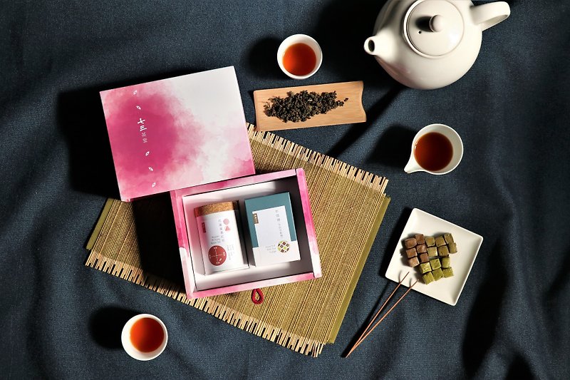 Premium Taiwan Tea & Snack Gift Box-1 Regular Tea Can + 1 Box of Snack - Tea - Paper Multicolor